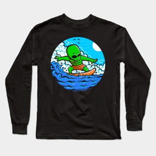 Alien surfing on wave Long Sleeve T-Shirt